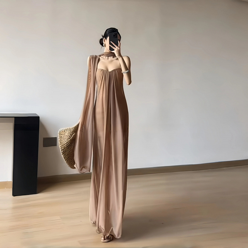 Elegantna haljina u francuskom stilu s mrežastim preklopom i detaljima vrpce, bez rukava, bustier, A-linija, za blago punije figure, ljeto 2026