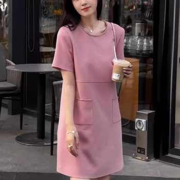 Čajna pauza u francuskom stilu, 2025 nova kolekcija, visoka elegancija, Hepburn inspiriran stil, Chanel-inspirirana kratka haljina za žene, ljeto