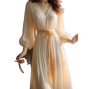 Fehér chiffon ruha francia stílusban, középméretű, A-vonalú, V-nyakú, lámpás ujjú