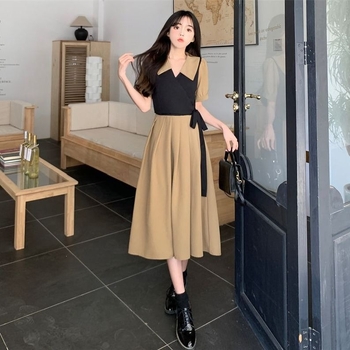 Uvijena haljina u francuskom stilu, tea dress, s twist detaljem, ljetna silueta koja naglašava figuru, plus veličina, haljina s color-block i lažnim dvodijelnim dizajnom