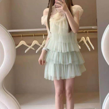 Ženska haljina u vintage stilu, ljetni model, halter-neck, slojevita suknja poput torte, pleteni materijal