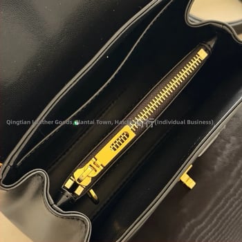 Geantă din piele naturală Arc de Triomphe Mini – geantă mică pentru umăr și crossbody, finisaj satin