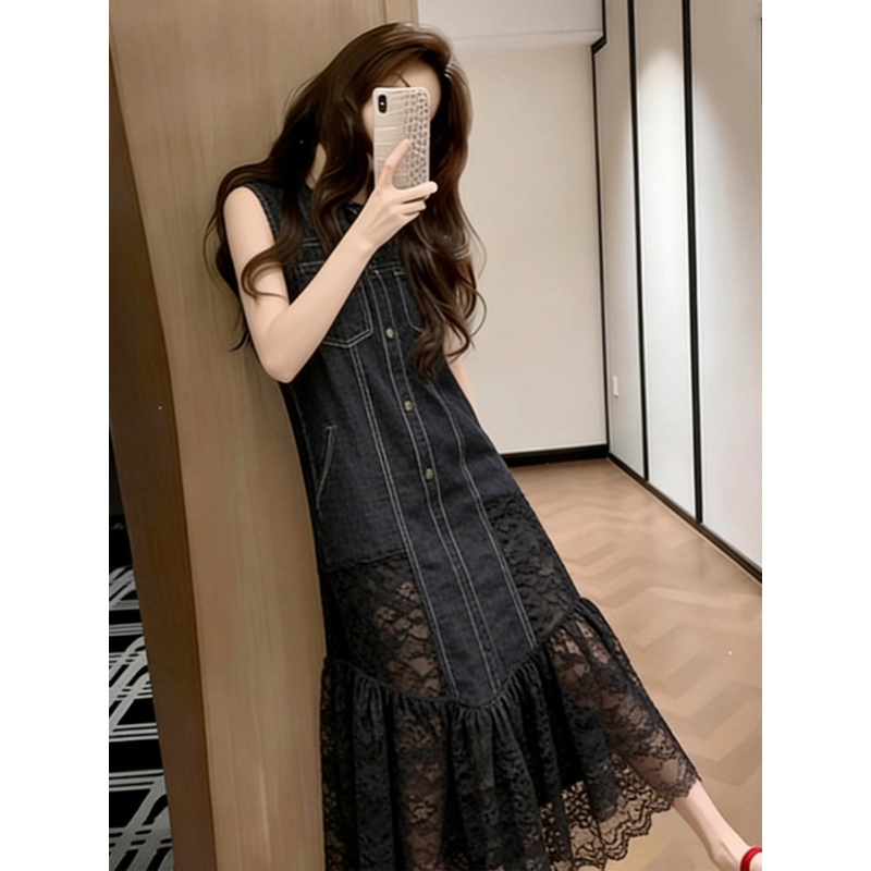 Denim midi ruha csipke panellel és patchworkkal, francia elegancia, egyrészes zárás