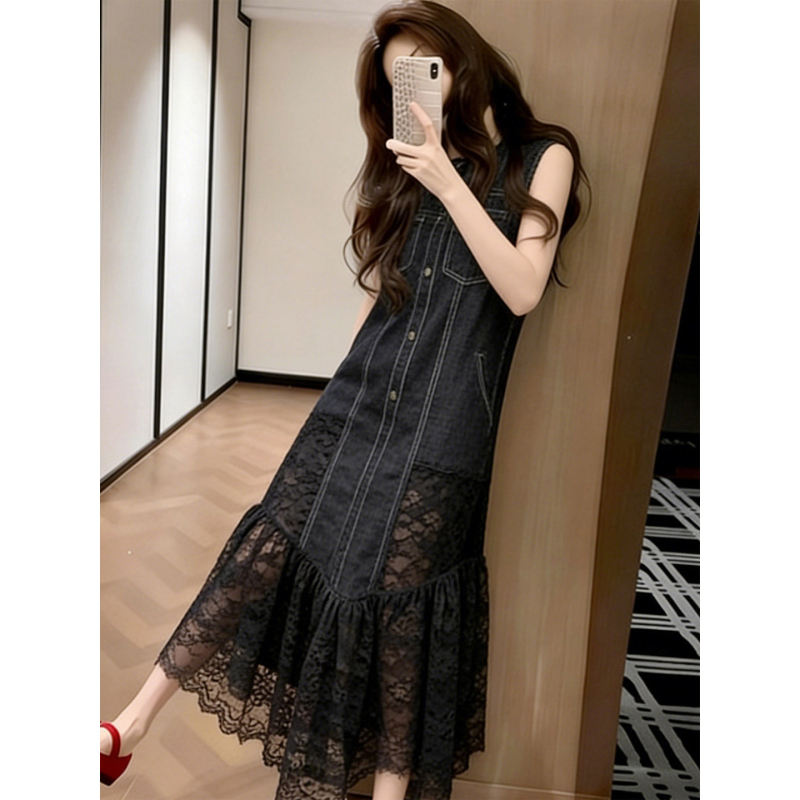 Denim midi ruha csipke panellel és patchworkkal, francia elegancia, egyrészes zárás