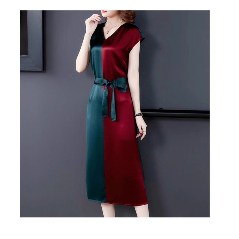 Női patchwork ruha, V-nyakú, derekat kiemelő, elegáns karcsúsított vonal, középhosszú, A-vonalú, rövid ujjú, egyszínű