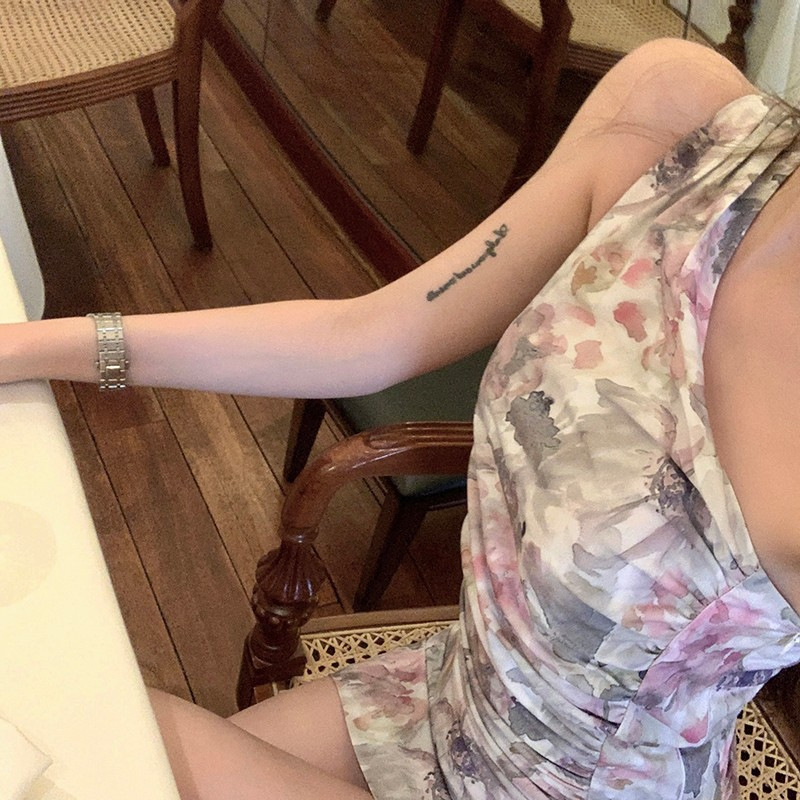 Nyári virágos váll nélküli bodycon ruha egyenetlen szegéllyel