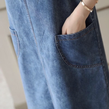 Denim vállpántos ruha, midi hosszú, magas derék, szabásvonal A, koreai stílus, tavasz–nyár 2026