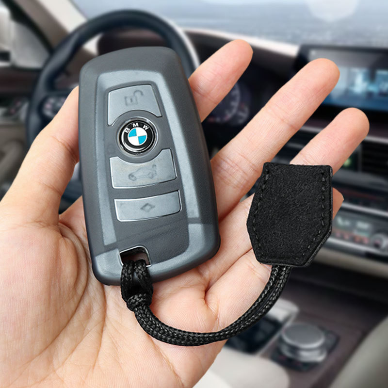 BMW kulcstartó tok TPU modell B-03 kompatibilis a 3-as, 5-ös sorozattal, GT-vel, 7-es sorozattal, X3-hoz, X4-hez — matt áttetsző