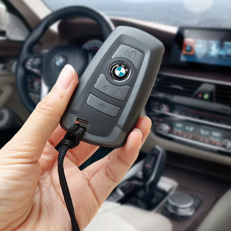 BMW kulcstartó tok TPU modell B-03 kompatibilis a 3-as, 5-ös sorozattal, GT-vel, 7-es sorozattal, X3-hoz, X4-hez — matt áttetsző