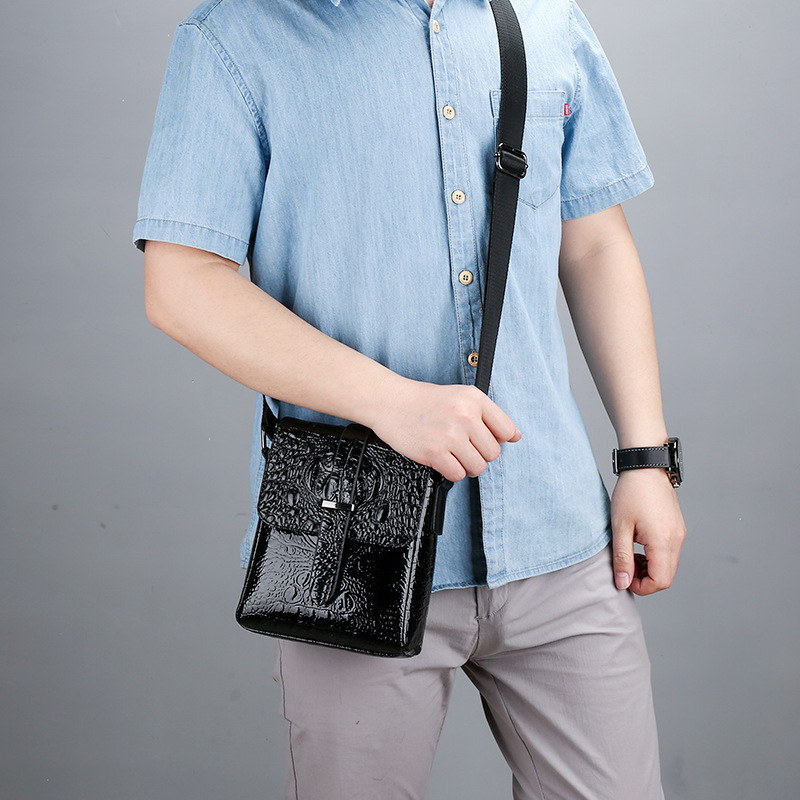 Simac Geantă de umăr pentru bărbați, model crocodil, crossbody, pentru laptop de 8 inch, ușoară, impermeabilă, pentru muncă și călătorii