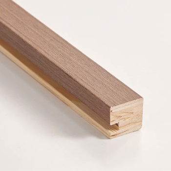 Ξύλινο πάνελ τοίχου με πλέγμα και περιθώριο — αριστερή και δεξιά κάλυψη, διακοσμητικό πλέγμα, ελαφρύς πολυτελής στυλ