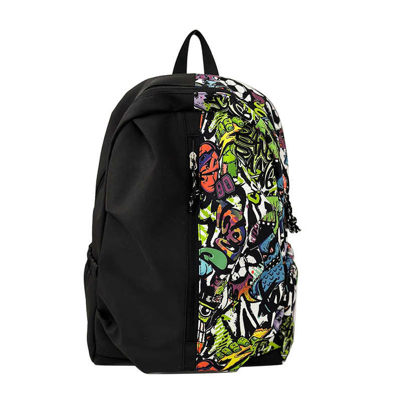 Nylon iskolatáska fiúknak, amerikai utcai graffiti-stílusú dizájn, több rekesz és laptoprekesz.