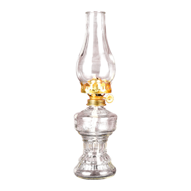 Vonkajšia retro veľká petrolejová lampa so skleneným tienidlom na kempovanie