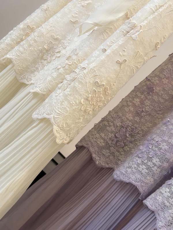 Francia stílusú, magas minőségű ujjatlan ruha, négyzetnyakú, csipke jacquard, hamis kétrészes megjelenés, hosszú nyári ruha