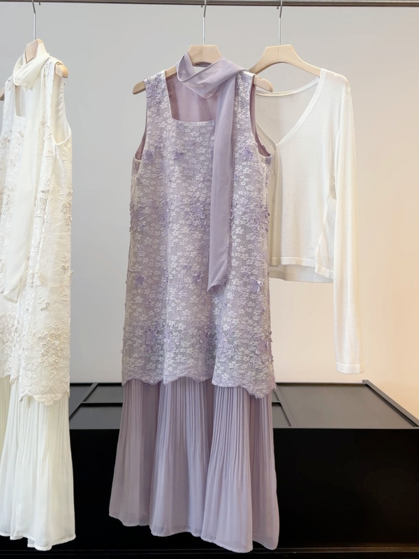 Francia stílusú, magas minőségű ujjatlan ruha, négyzetnyakú, csipke jacquard, hamis kétrészes megjelenés, hosszú nyári ruha