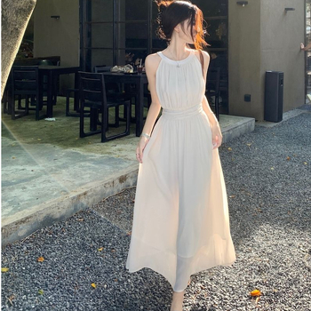 Chiffon anyagú halterneck ruha, kis méret, barack szín, ujjatlan, nyár, elegáns francia ihletésű stílus