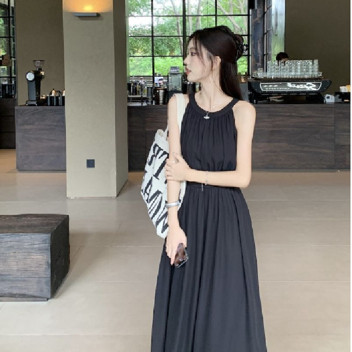 Chiffon anyagú halterneck ruha, kis méret, barack szín, ujjatlan, nyár, elegáns francia ihletésű stílus
