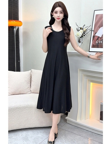 Elegáns nyári chiffon ruha magas derekú, ujj nélküli, kerek nyakú, fekete, pluszméret, karcsúsító hatású, A-vonal.