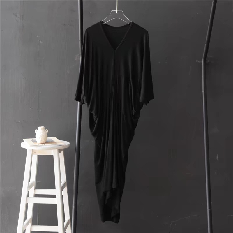 Női modal ruha, őszi 2026, középhosszú, batwing ujjú, lazán szabott, plusz méret, fekete, elegáns ruha