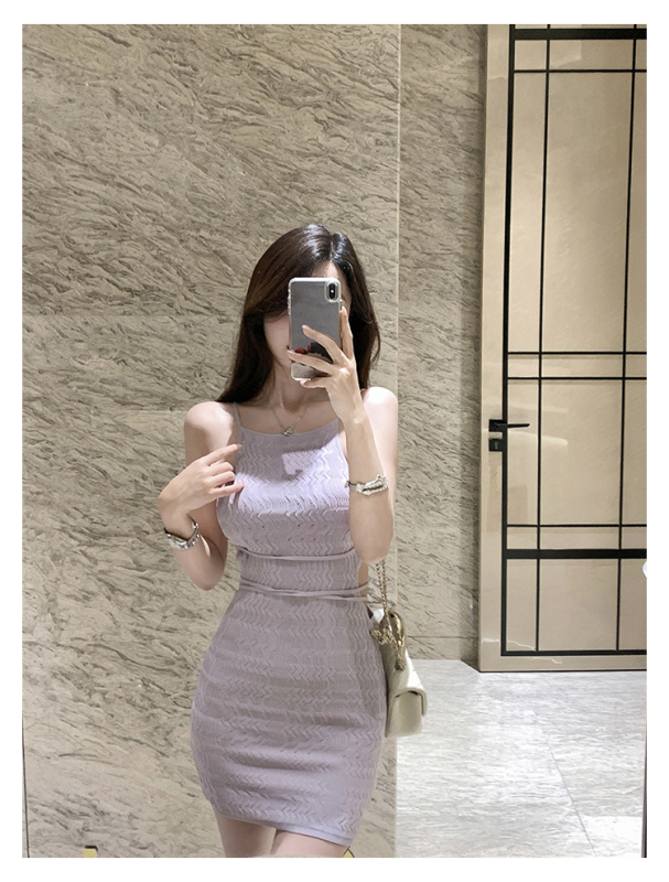 Lila kötött ruha ujjatlan vállpántos, szűk fazonú bodycon, mini hosszúság