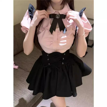 Crna haljina s bretele i naboranom volanom suknjom, kratka ljetna haljina, polo ovratnik, japansko-korejski casual stil