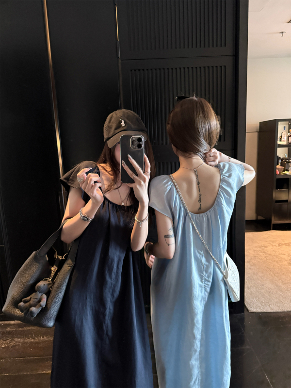 Superniniyy haljina od Tencel-lina, s flutter rukavima, naprijed i straga široki U-dekolte, minimalistički opušten kroj, duga ljetna haljina