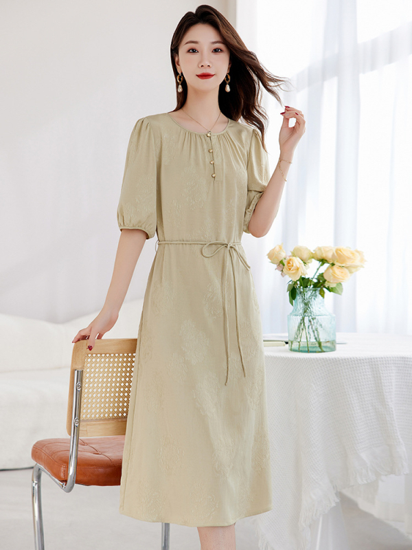 Mulberry selyem jacquard ruha kerek nyakkal, zsinórral, középméretű hossz