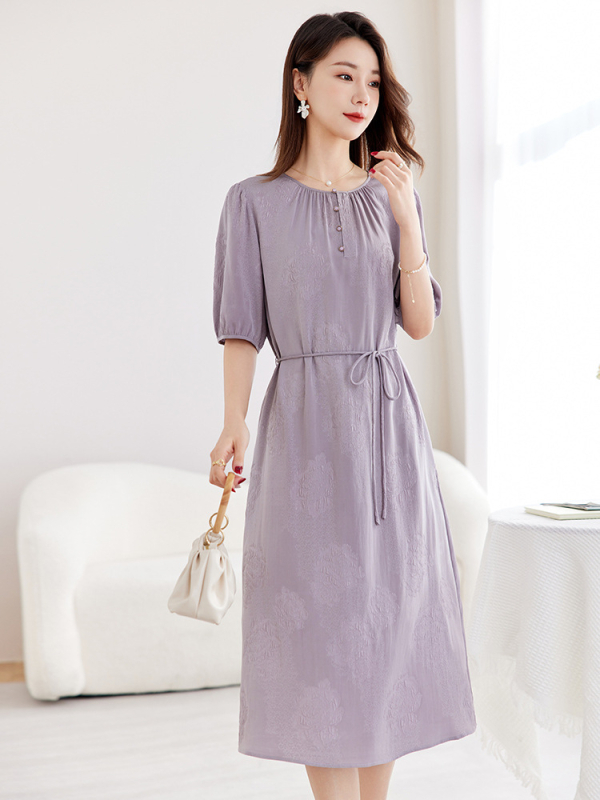 Mulberry selyem jacquard ruha kerek nyakkal, zsinórral, középméretű hossz