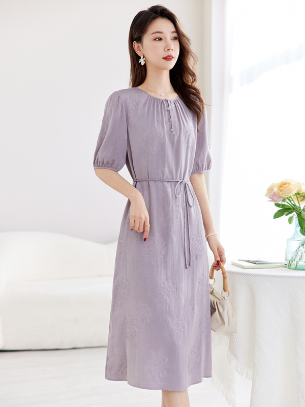 Mulberry selyem jacquard ruha kerek nyakkal, zsinórral, középméretű hossz