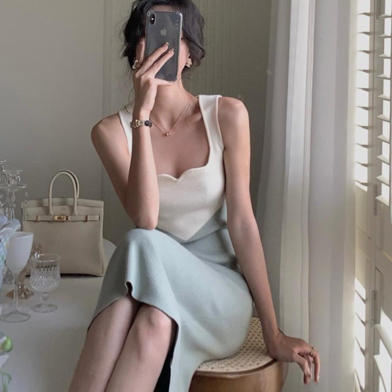 Sekszi patchwork kötött pántos ruha, egyedi tervezés, karcsú szabás, elegáns bodycon sziluett