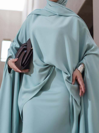 2025-ös jégkék capeszerű ruhaszett, elegáns, magas minőségű, divatos és kényelmes, két darabos