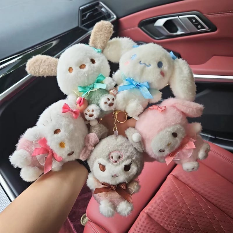 Pandantiv din pluș Kuromi, păpușă din pluș My Melody și breloc cu Cinnamoroll