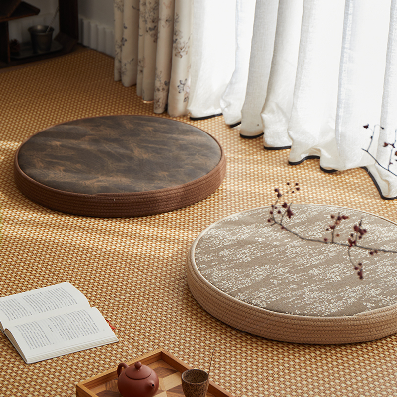 Kerek tatami típusú ülő- és meditációs párna a nappaliba, ablak melletti helyezéshez