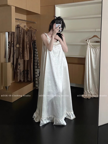 Nyári spagetti pántos szatén slip dress csipkés szegéllyel, koreai stílusú, gyengéd megjelenés