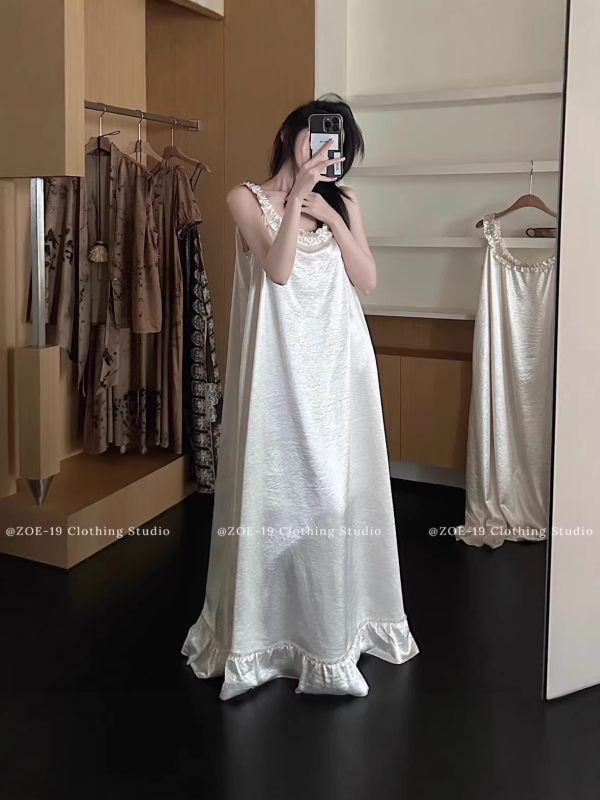 Nyári spagetti pántos szatén slip dress csipkés szegéllyel, koreai stílusú, gyengéd megjelenés