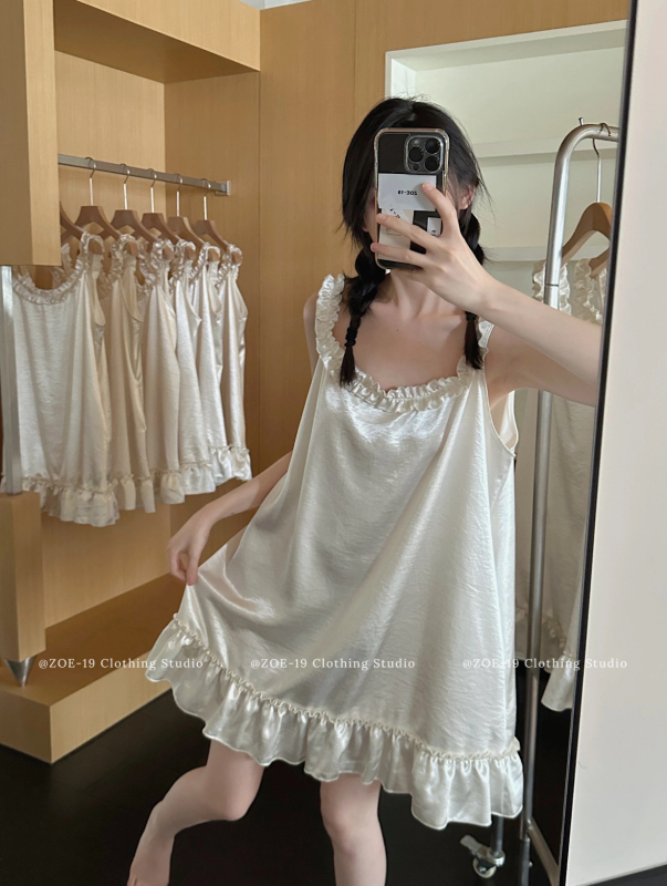 Nyári spagetti pántos szatén slip dress csipkés szegéllyel, koreai stílusú, gyengéd megjelenés
