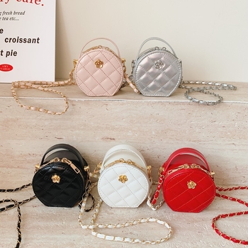 Chanel-stílusú mini gyermek táska, gyémántmintás quiltelés, kör alakú kivitel, vállon átvethető, mini pénztárca