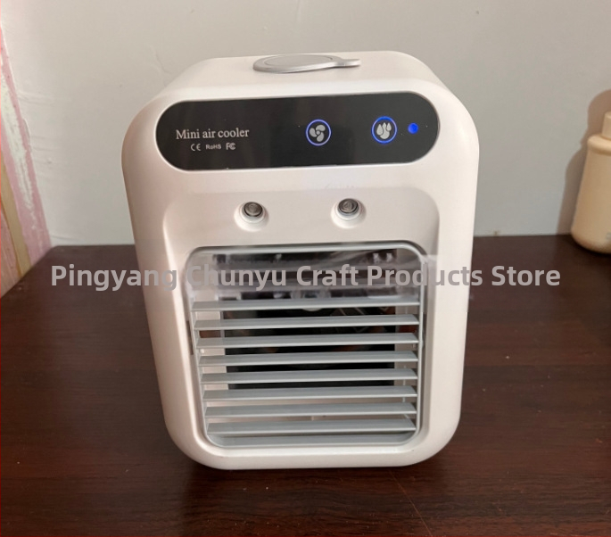 Mini USB chladiaci ventilátor s vodnou hmlou na stôl, tichá prevádzka s okolitým osvetlením, prenosný