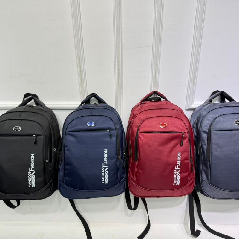 Rucsac universal pentru laptop, aspect stilat și premium, compartiment mare pentru călătorii și școală, compatibil cu laptopuri de până la 15 inch.