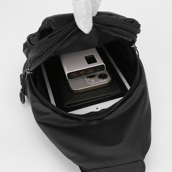 Geantă de piept din nylon, curea crossbody, capacitate mare, impermeabilă, pentru naveta zilnică, stil urban, încape un laptop de 9 inci.