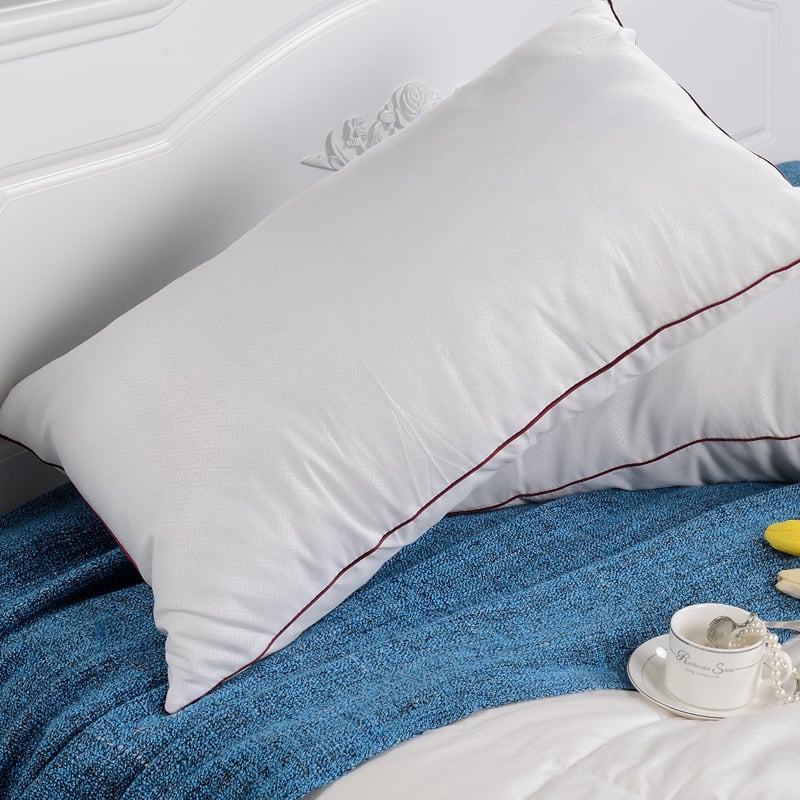 100% pamut nyaki támasztó párna, hotel-stílusú, téglalap alakú, fehér, magasság 10–15 cm, tömeg 0,55–1,0 kg, egy személyre