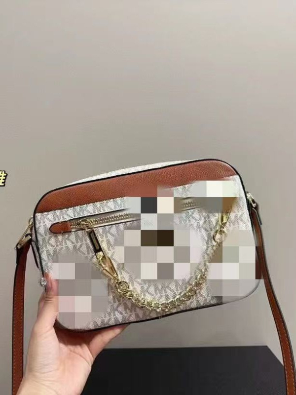 M Brand K női fényképtáska, Carmen patchwork virágmintás, klasszikus és sokoldalú, lánccal vállon, kis négyzet alakú