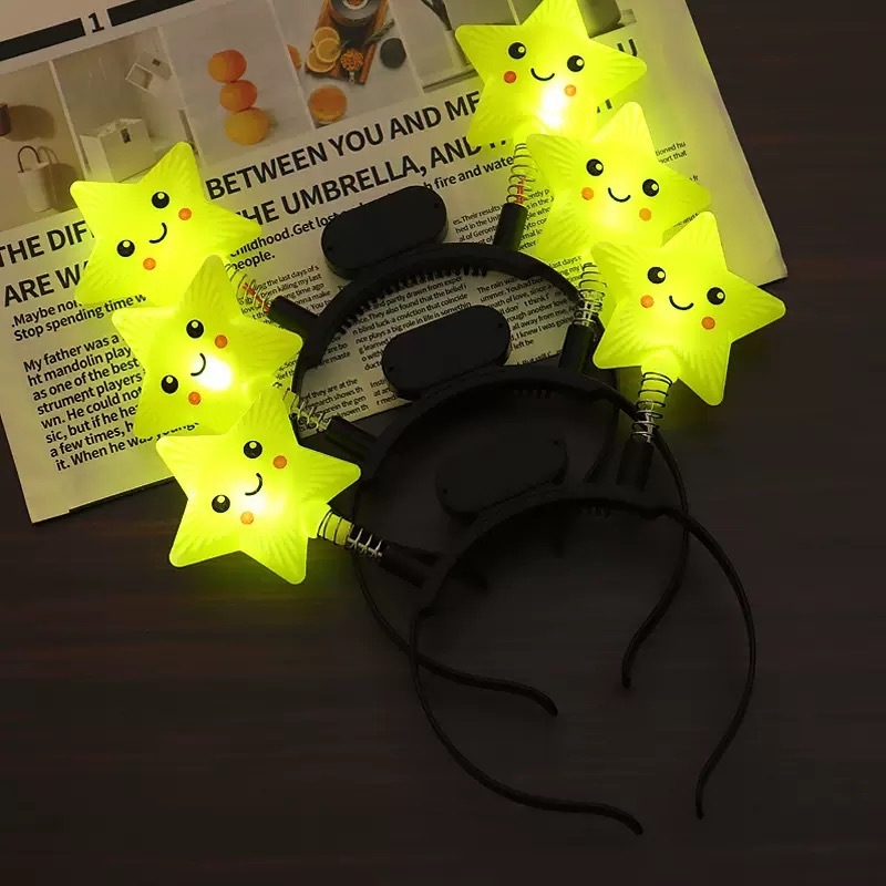 Čelenka Speedy LED s päťcípou hviezdou a úsmevom – rekvizita na povzbudzovanie na koncert
