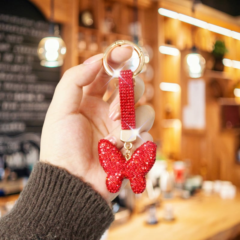 Gyémánttal díszített pillangó alakú kulcstartó rezinából, fém táska medál, kulcskarika, bőr zsinór, exkluzív ajándék