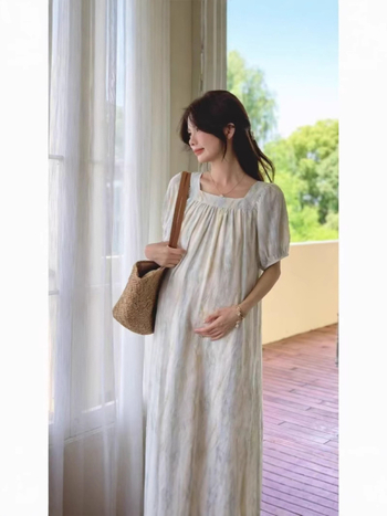 Rochie de maternitate cu tie-dye, decolteu pătrat, mâneci scurte, croială lejeră, stil coreean, vară 2026