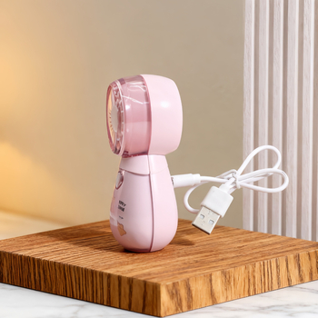 Roztomilý ručný mini ventilátor s tromi rýchlosťami a okrúhlym dizajnom v tvare domáceho maznáčika, ktorý sa dá nabíjať cez USB.