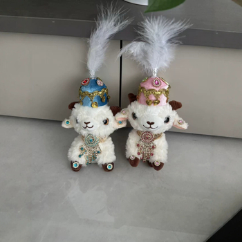 Плюшено агънче висулка, плюшена играчка, сувенир за пътуване
