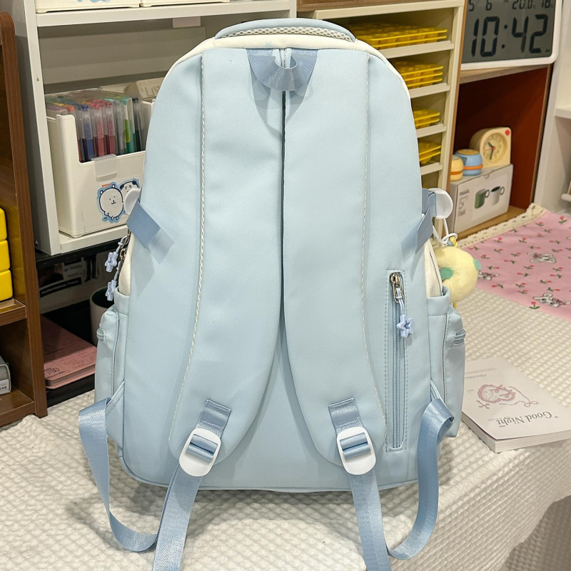 Dicarlo rucsac școlar ușor, cu mai multe compartimente, într-o nuanță albastru lăptos cu finisaj sărat, model geometric, compartiment pentru laptop de 10 inch