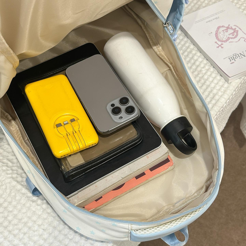 Dicarlo rucsac școlar ușor, cu mai multe compartimente, într-o nuanță albastru lăptos cu finisaj sărat, model geometric, compartiment pentru laptop de 10 inch