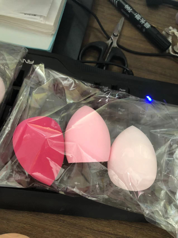 Sminkszivacs készlet – ultra-soft, nem-szívó, sminkpúderhez puff, száraz/nedves kettős használat, egyszer használatos szivacsok